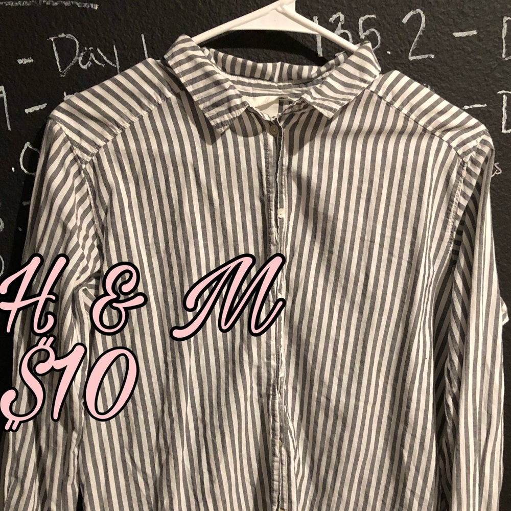 H&M gray and white collared button up shirt!